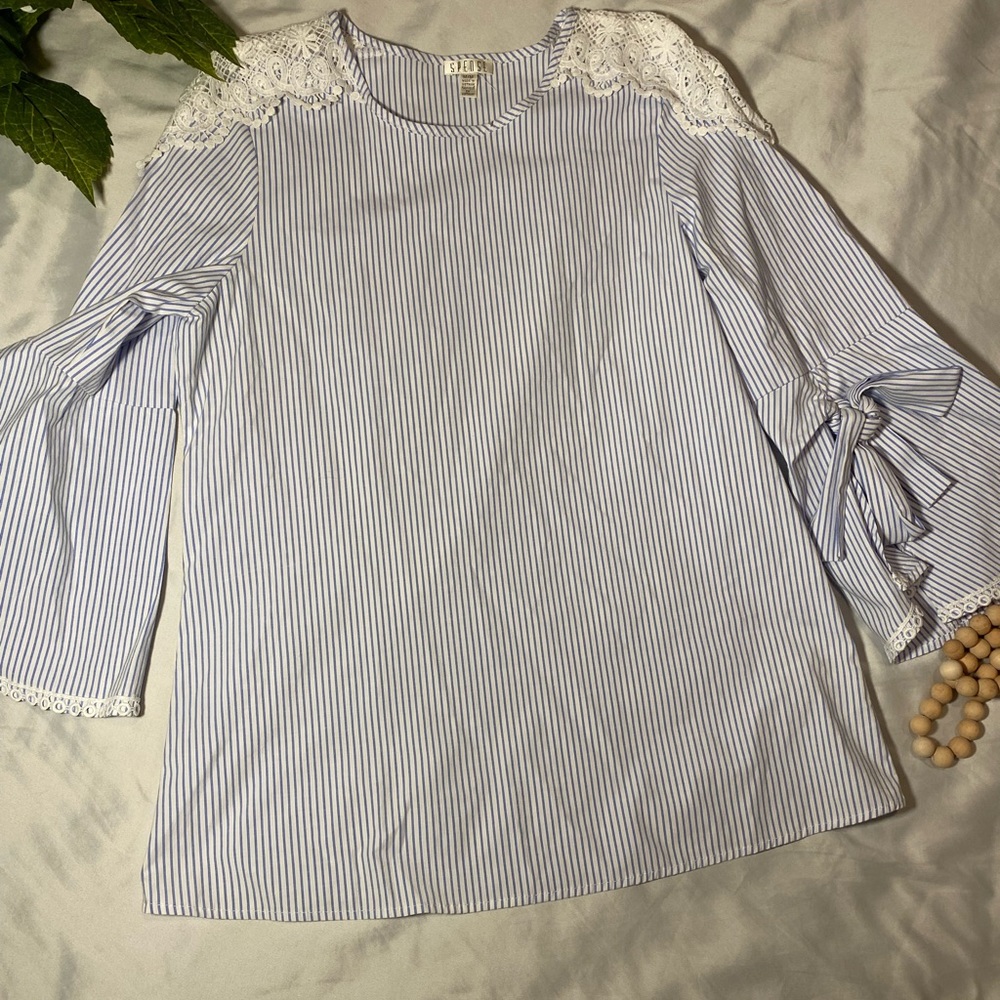 Women’s Striped top Size M